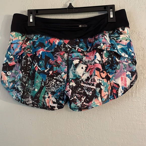 Lululemon Speed Up Shorts 2.5 - Picture 6 of 7